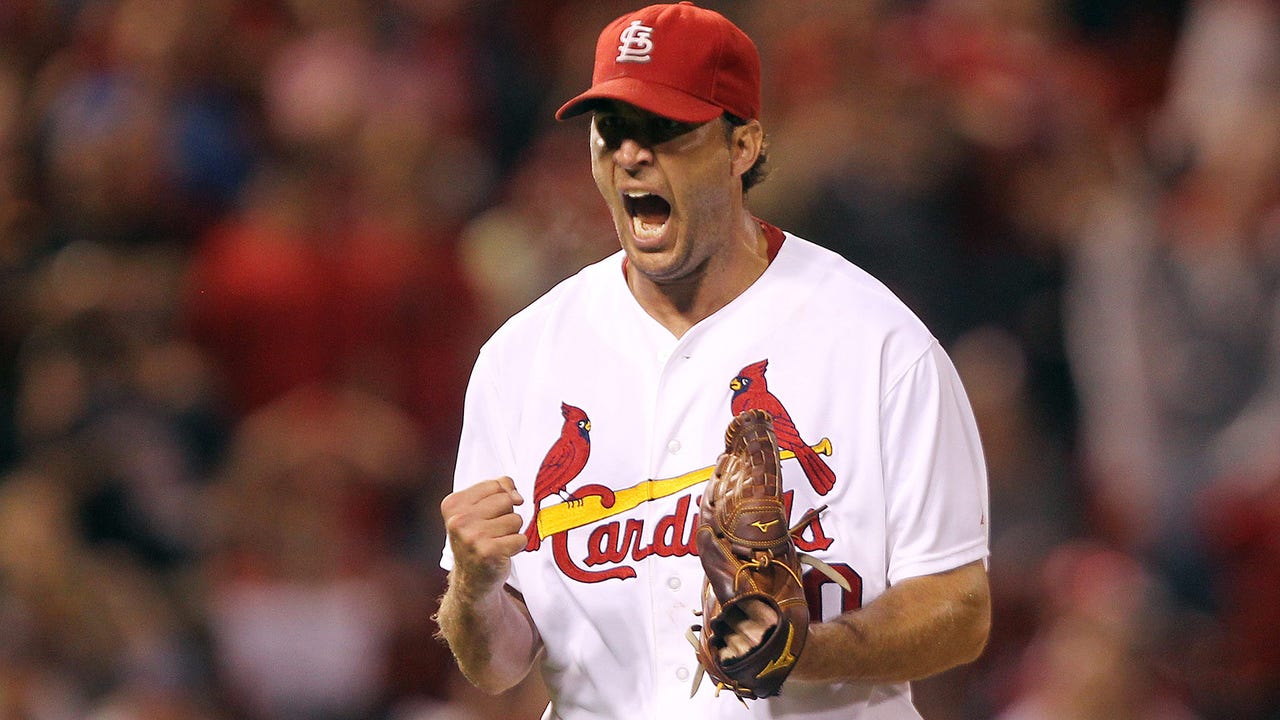 Cardinals use Wainwright to beat Red Sox 5-2